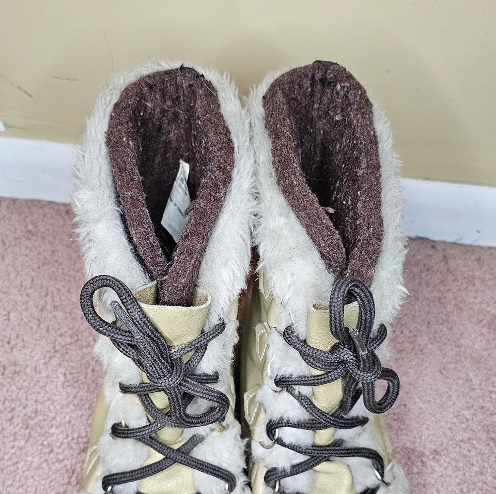 VINTAGE Sorel Nanook Boots Size 8
